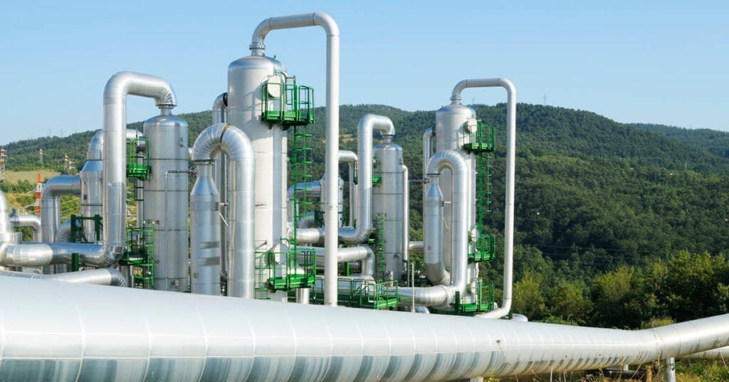 installation de géothermie de surface sur un site industriel avec champ de sondes et pompe à chaleur